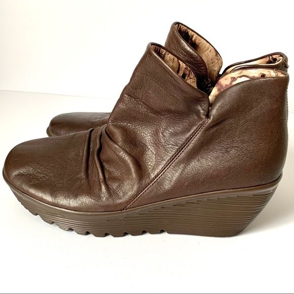 skechers parallel universe boots